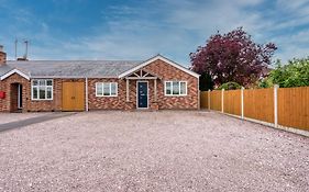 3 Bedroom Bungalow With Garden And Parking