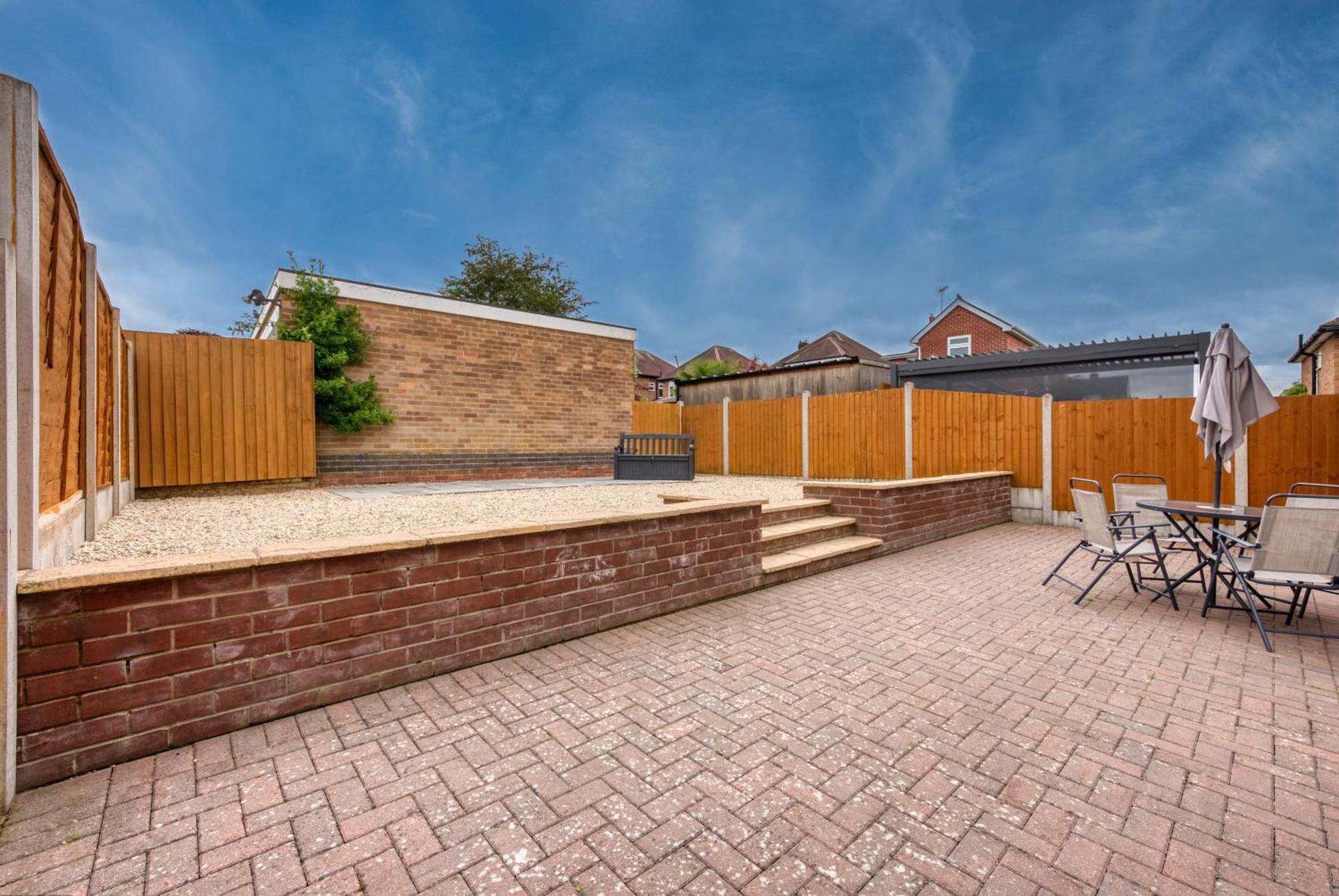 3 Bedroom Bungalow With Garden And Parking Radcliffe-on-Trent Exterior photo